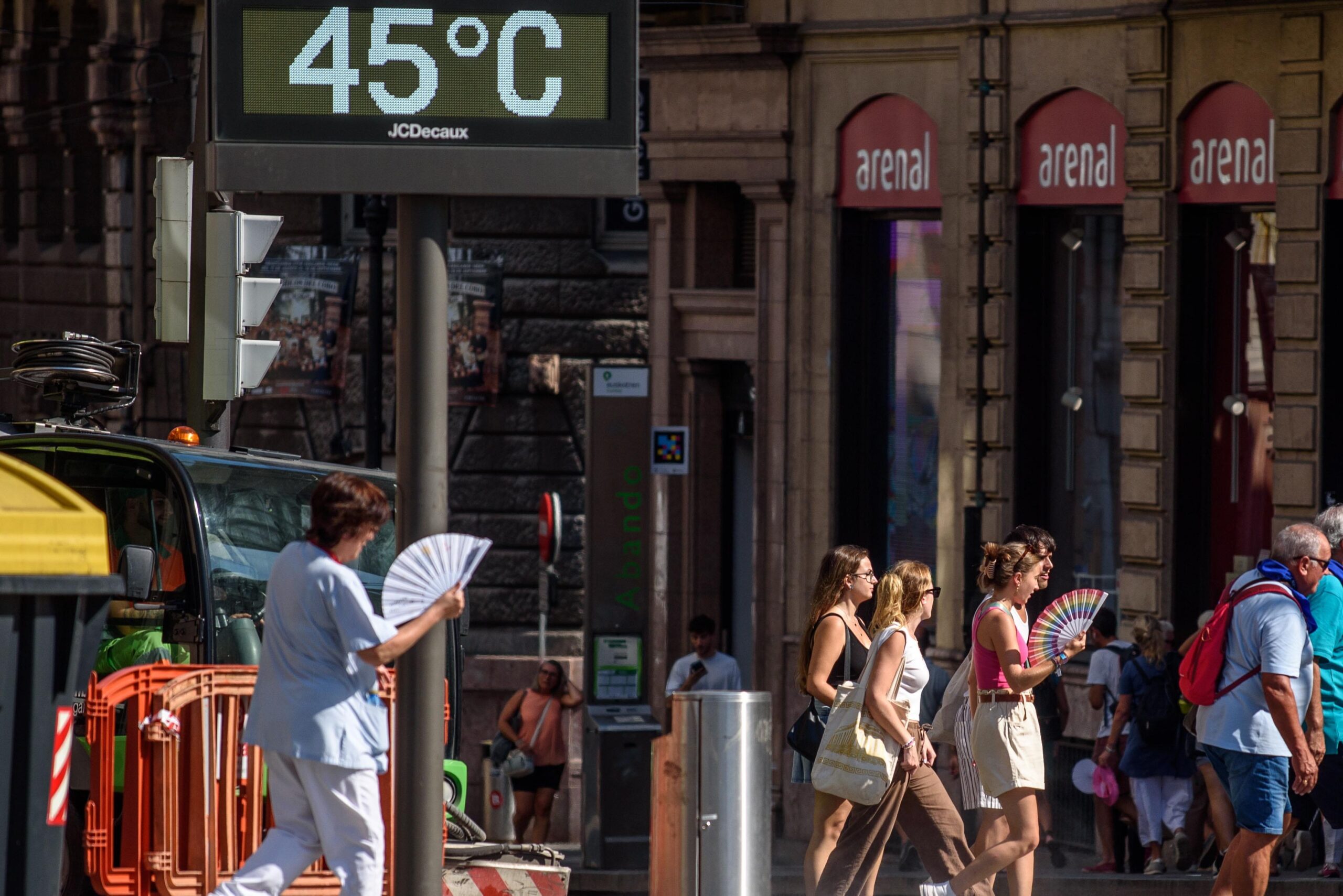 Europe under heatwave pressure as extreme summer temperatures disrupt sleep and daily routines