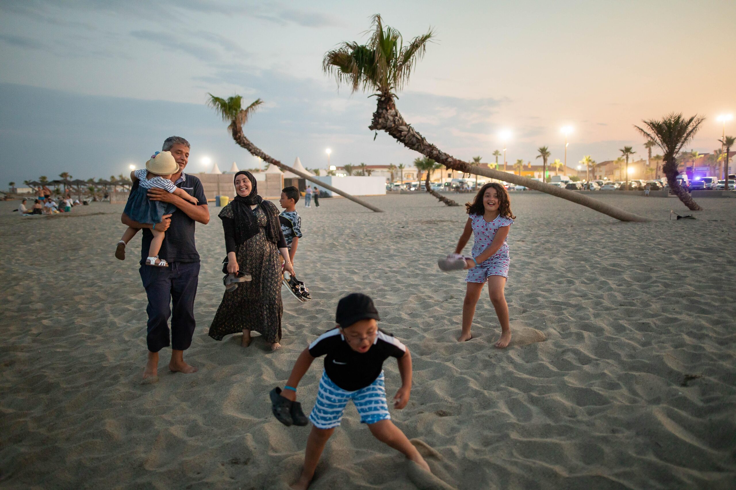 Moroccan families driving demand for evening cafés, street food and mint tea after sunset