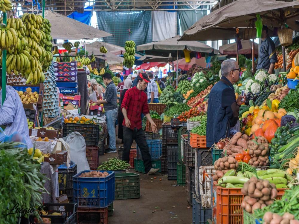 Moroccan grocery shopping showing how food prices matter most to household budgets