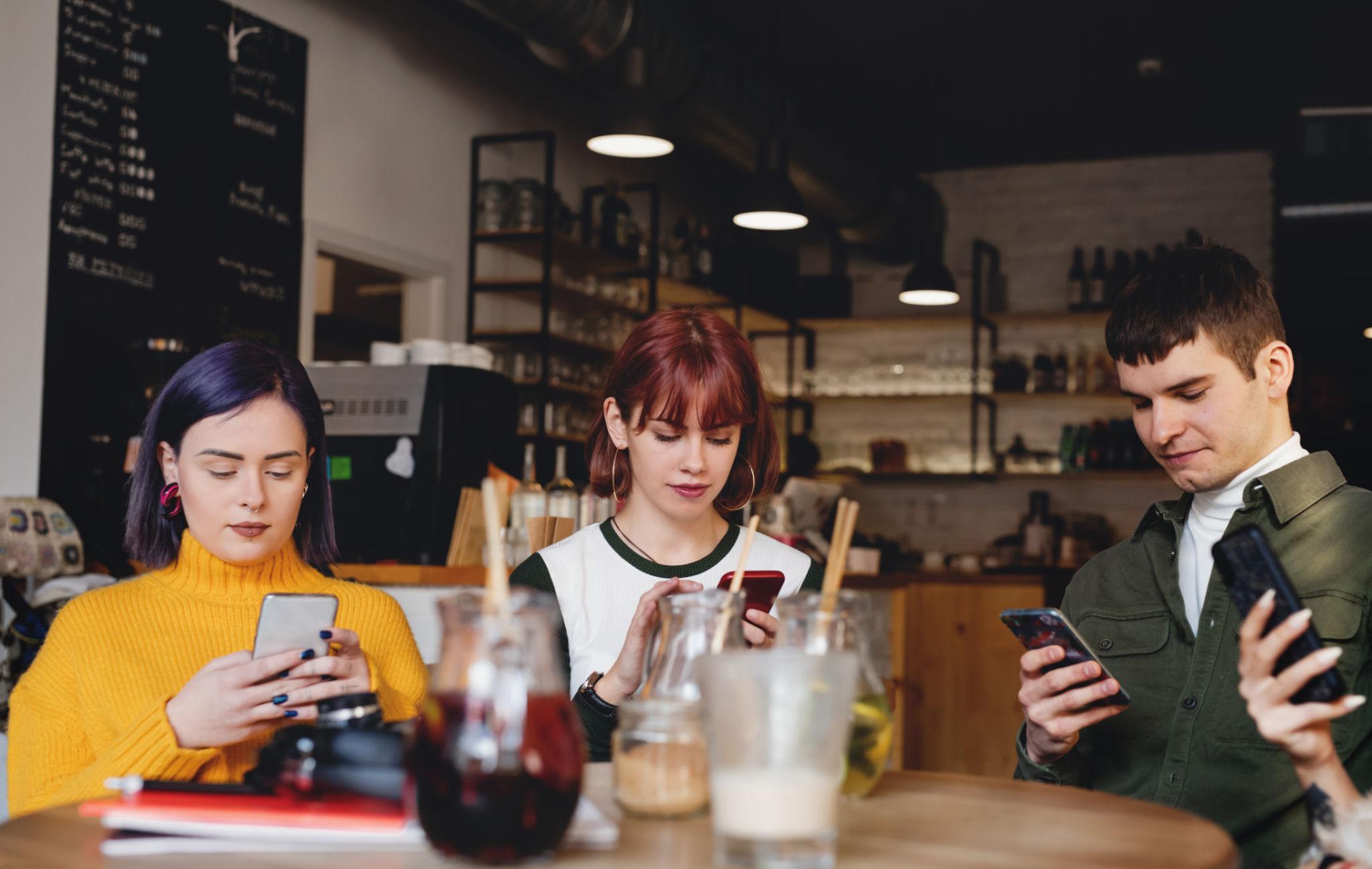 Social Video news habit young people smartphone TikTok Instagram YouTube short clips 2026