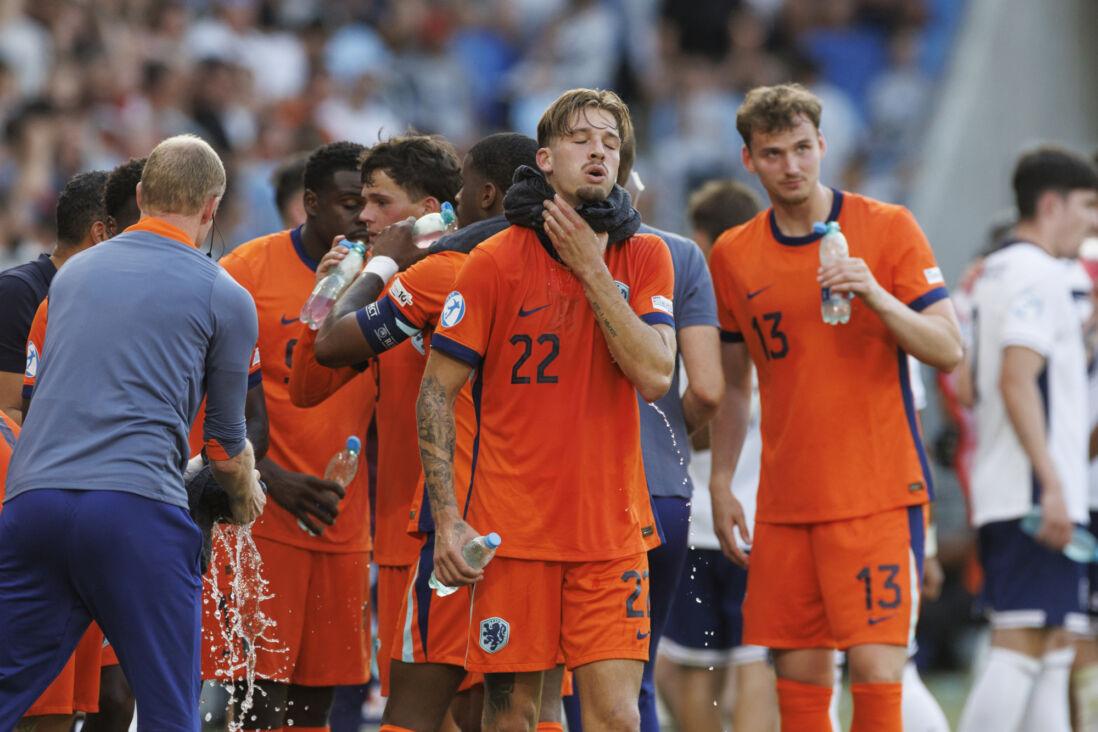 Hydration breaks tactical moments coach adjustments reset players cool down World Cup heat pitch