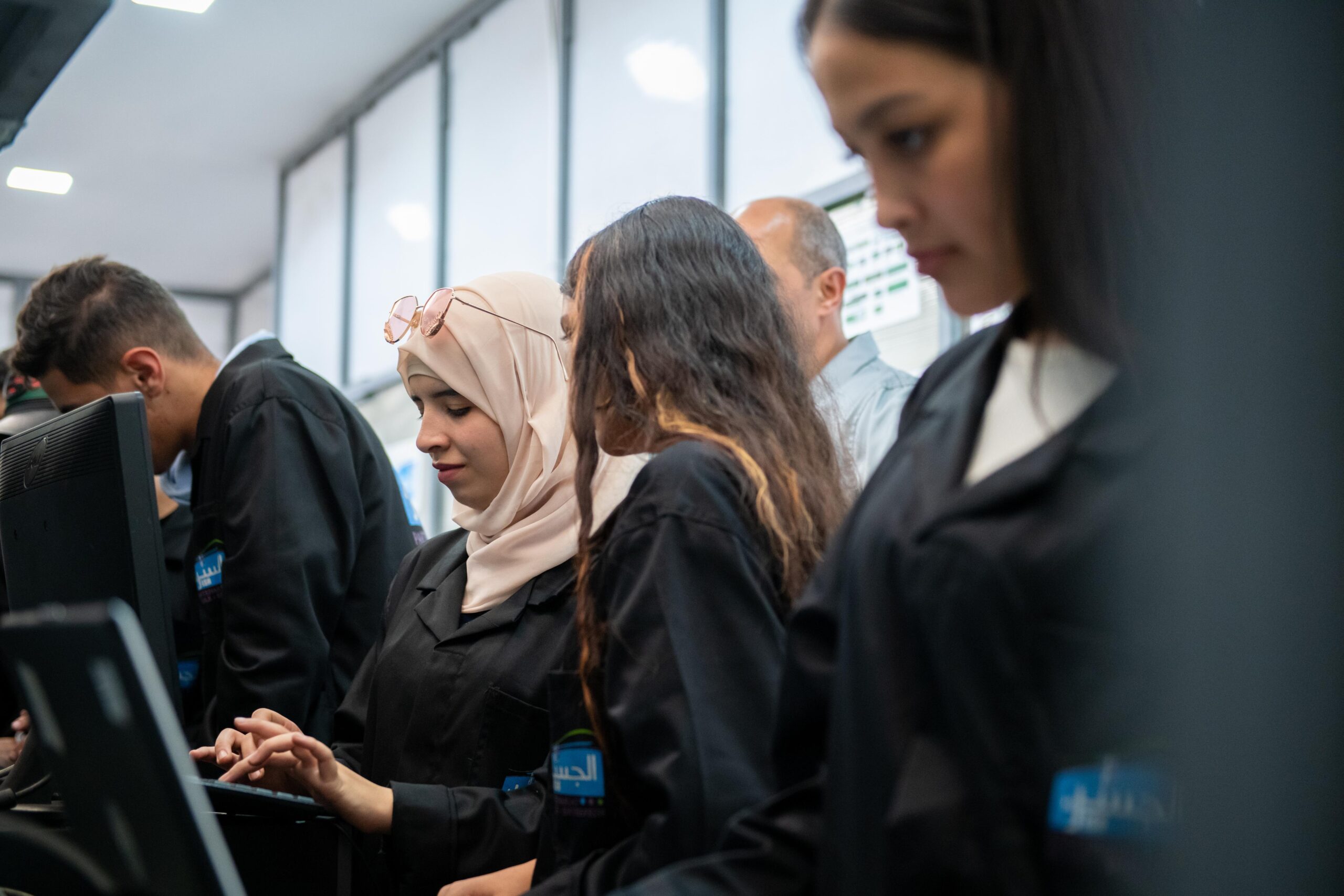 Moroccan employees and managers adapting business processes alongside new software