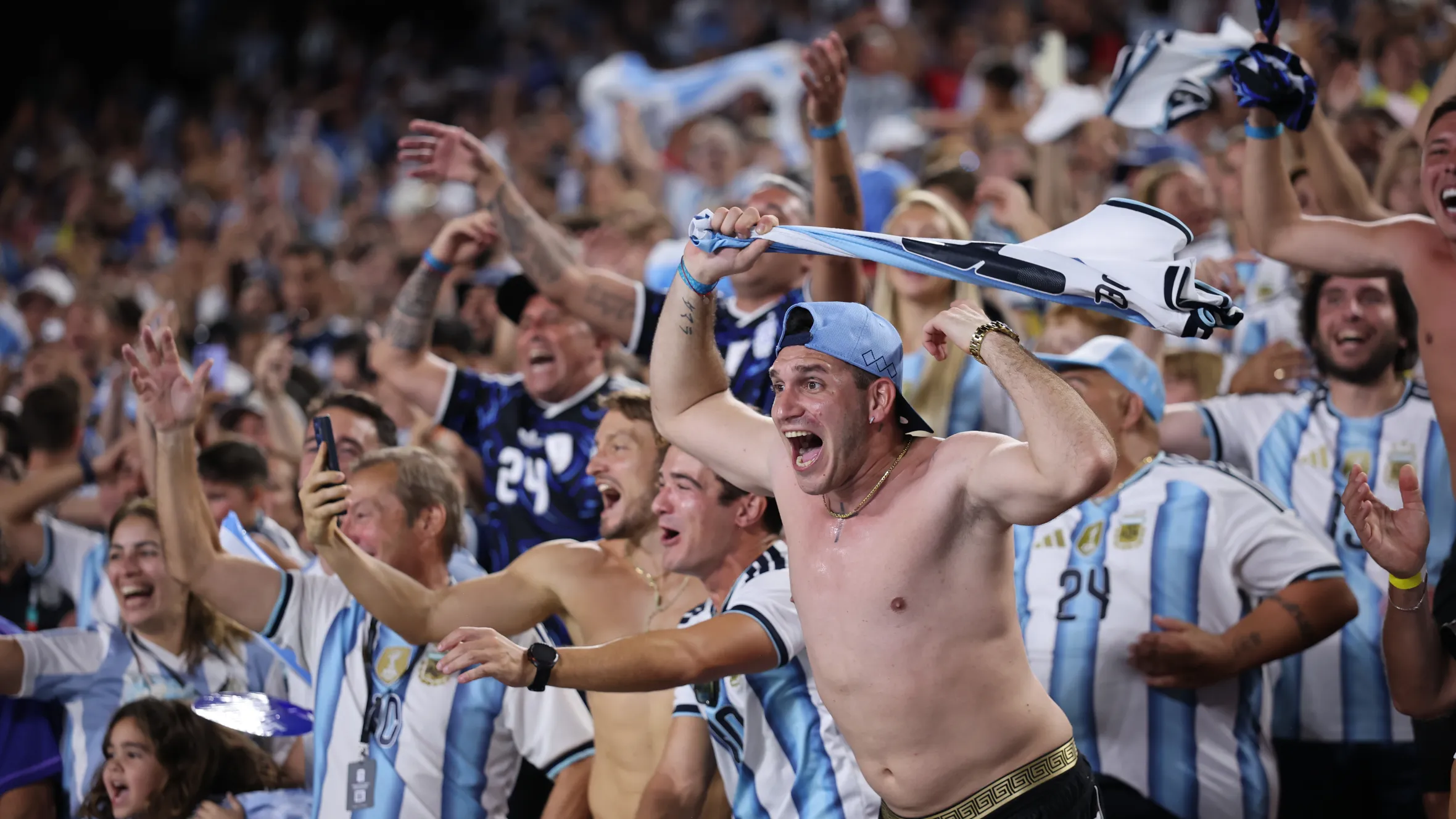 Argentina supporters creating an emotional advantage before the World Cup final against Spain