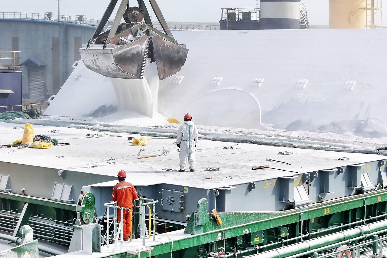 Washington suspends duties on Moroccan phosphate fertilizer as global supply chains come under stress