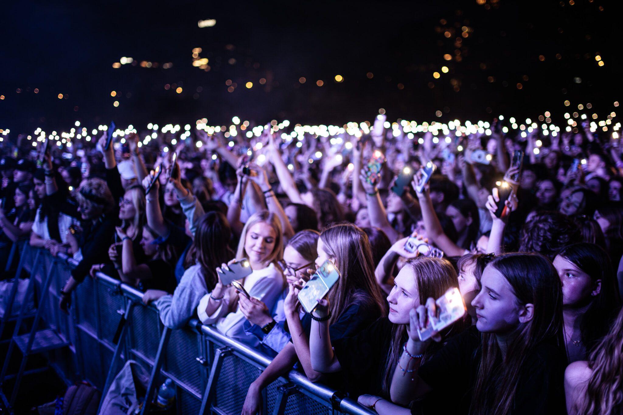 5G solving real entertainment problems during crowded festivals, gaming and live digital events