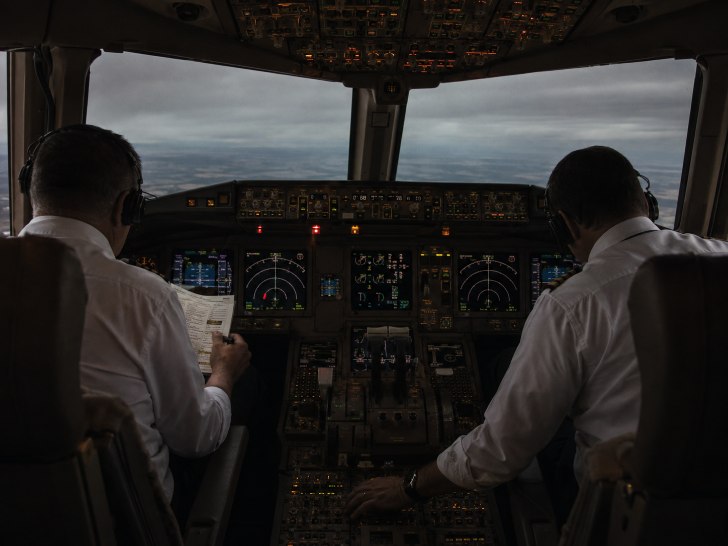 Technical emergency scenario inside a Boeing 777 cockpit in the MH370 investigation