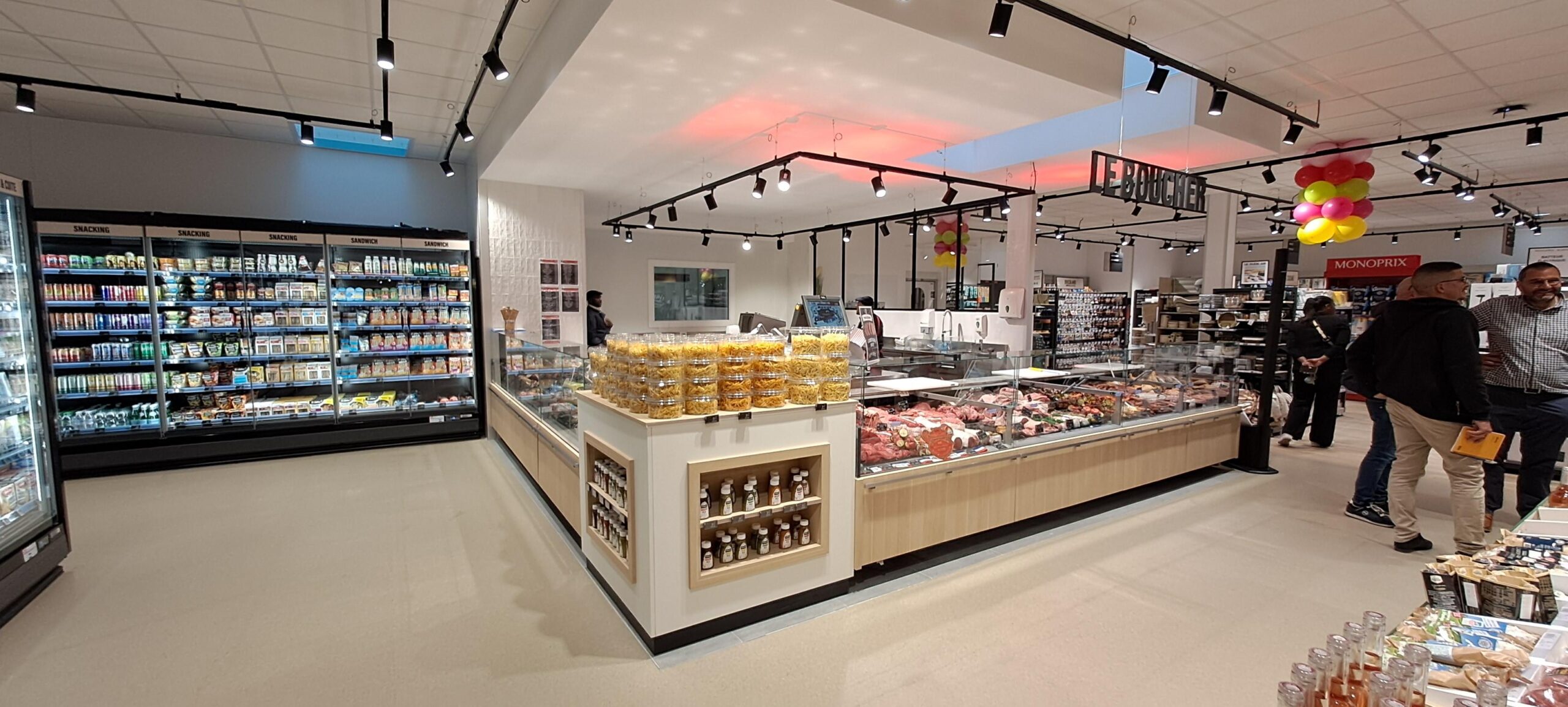 Neighbourhood convenience stores using tightly edited assortments to maximise limited shelf space